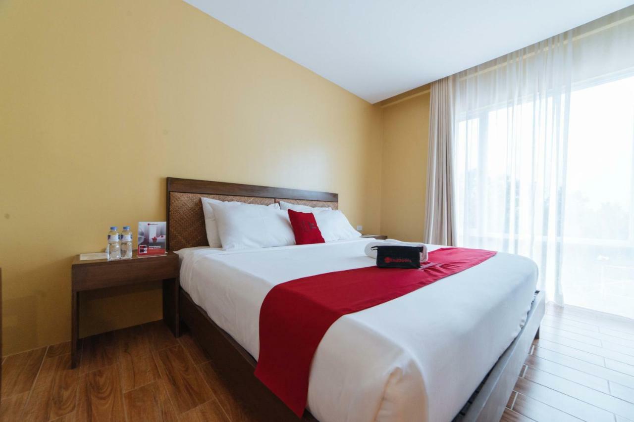 Reddoorz Premium Near Health Centrum Banica Roxas Exterior foto