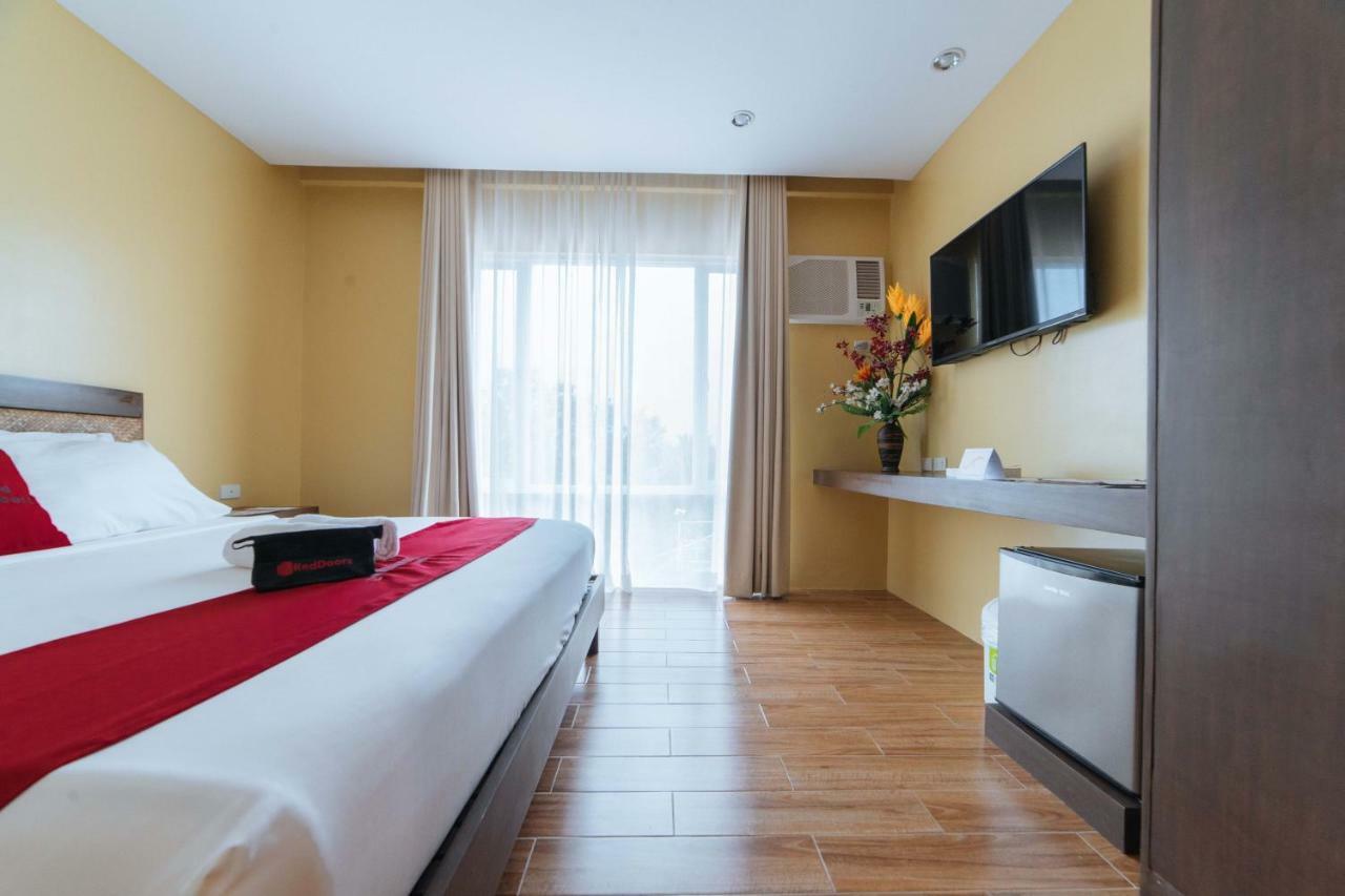 Reddoorz Premium Near Health Centrum Banica Roxas Exterior foto