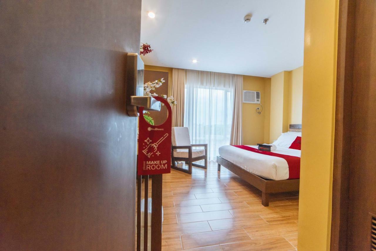 Reddoorz Premium Near Health Centrum Banica Roxas Exterior foto