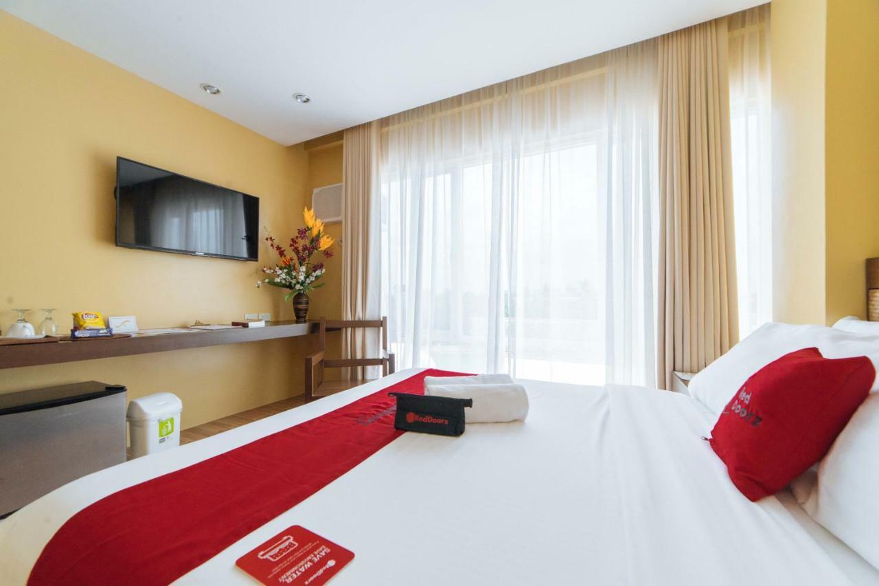 Reddoorz Premium Near Health Centrum Banica Roxas Exterior foto